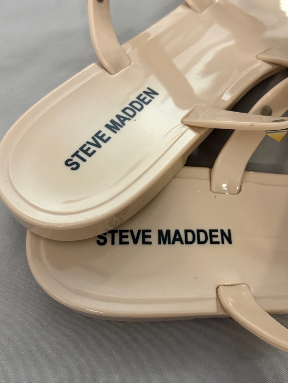 Steve Madden Beige Jelly Sandals with Gold Pyramid Studs 10 - Picture 3 of 5